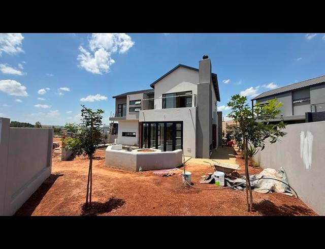 5 BEDROOM HOUSE FOR SALE IN FOUNTAINBROOK ESTATE